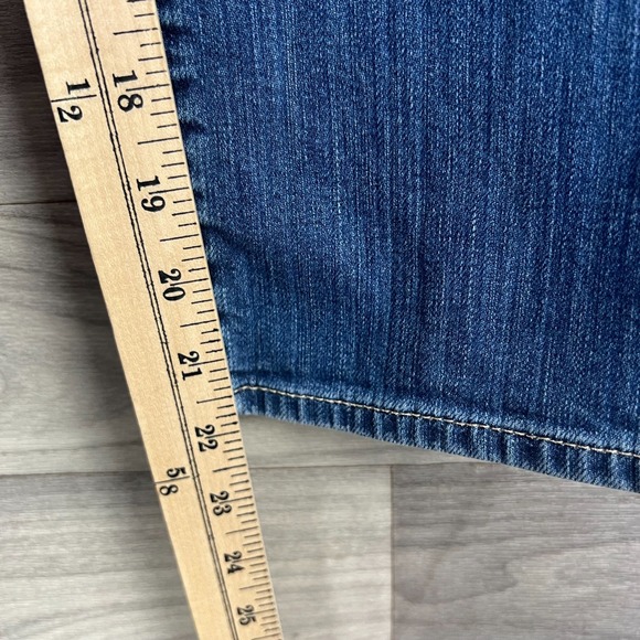 Eddie Bauer Capri Jeans Womens Size 12 Blue Denim Stretch Straight Leg Curvy Fit - Picture 12 of 14